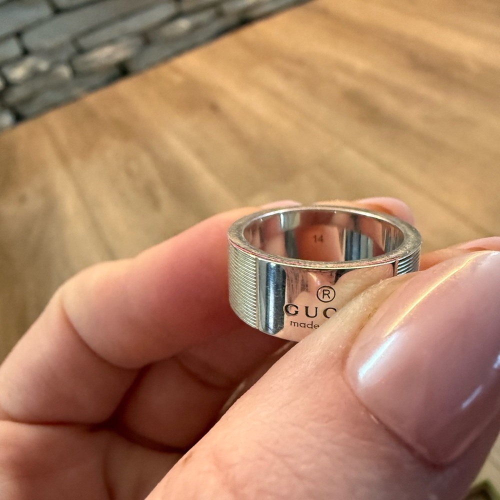 Gucci Engraved Silver Ring - Picture 3 of 6